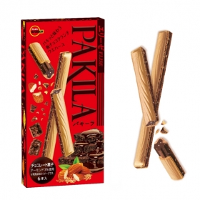 Bánh xốp que Bourbon Pakila nhân socola hạnh nhân 46.2g (6 cái)
